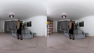 Stephanie Bonham Carter - Redhead Striptease Stockings Hairy Pussy