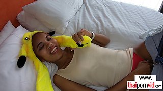Amateur Sex Thai teenager Cherry wants more fun