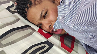 Brazilian Mulata Seduces Security Guard and Takes off Condom