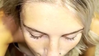 18 yo virgin gives her head and gets facial from her classmate