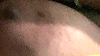 Aaj Apni Soteli stepSister ke Boobs dekh hi Liye kitne mast hai