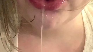 Piss fetish WAM gal solo toys