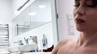 Big boob brunette masturbates on webcam