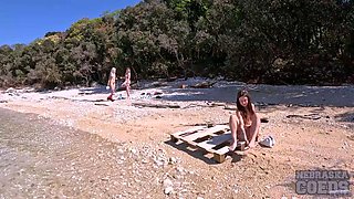 Amateur FFM threesome with lesbian and cumshot