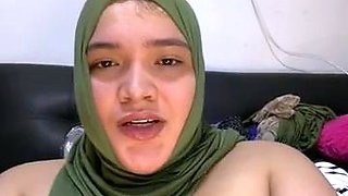 Arab Hijab Women Squirts And Masterbate