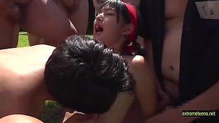 Nagisa Mitsuki Gets Massive Bukkake Gangbang Outdoors At Sports Field