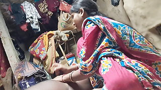 Mera married ek girlfriend ke sath chudai in Indian village desi Couples