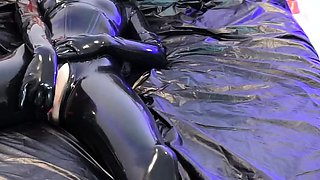 Sexy hottie Anetta Keys enjoys a solo toy masturbation