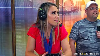 Sexy player Kimber Lee seduces Sean by flashing her tits
