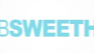 Geek Likes Her Fingers in - Clubsweethearts