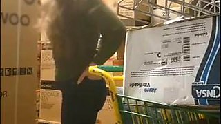 Busty fucks employee of Bodega Aurrera