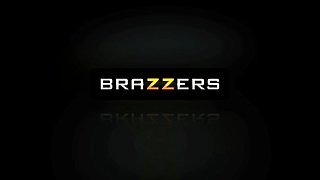 Fluid Exchange Student With Jessie Andrews, Keiran Lee - Brazzers