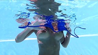 Naked in the pool with my pussy open, I want to show you