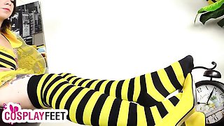 Watch pin-up Bee's porn