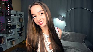 Cute amateur webcam teen girl toying pussy on webcam