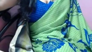 indian bbw aunty nude showing on webcam