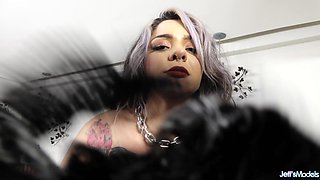 Super Sexy BBW Atenna Shelby Tries the Machine and Loves It