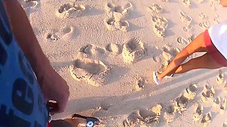 Big ass Thai amateur GF beach visit and homemade sex tape