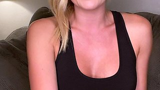 Hot amateur blonde pregnant toying her pussy solo