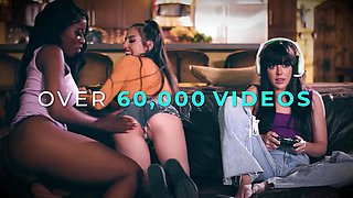 GIRLSWAY - Horny Olive Glass  Alex Coals Sneaky Foreplay Ends In Threesome - FRENCH SUBTITLES: Porn