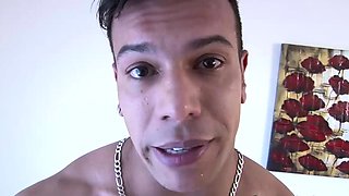 Latina room service does extra work on camera