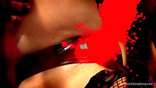 A Cage: Vernoica Avluv Gaped