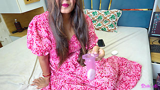 Beautiful Desi Mallu Bhabhi ordered Female Condom and Fucked by Delivery boy.