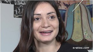 Sexy Brunette Babe Plays With Herself Before Using The Magic Wand