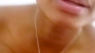 A Good Blowjob in the Bath