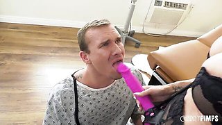 Glamour McKenzie and McKenzie's pegging smut