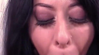 Fitness Model Beauty Sucks a D
