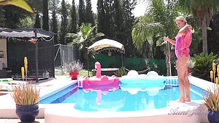 Auntjudys - Your Hot MILF Neighbor Lynna Nilsson Sucks Your Cock by the Pool (pov)