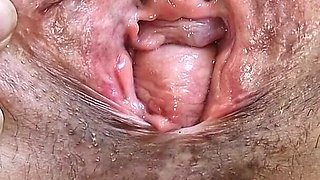Wide Gaping Naked Outdoors and Pissing