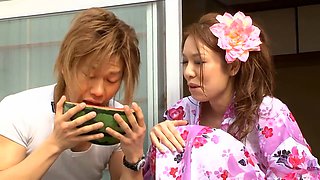 Inexperienced girlfriend squeals while riding in cowgirl style