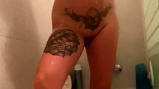 Amateur hottie solo masturbation