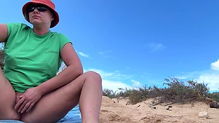 Secretely Pissing and Pussy Masturbation Girl on Public Beach