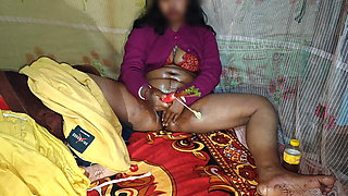 Husband Goes Out of Working Desi Hot Bhabhi Alone At Home Alone Eradicated Her's Thirst With Vegetable