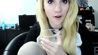 Blonde Teen Solo Masturbating On Webcam