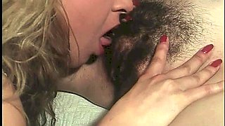 Vintage Lesbian Threesome with Hairy Pussy Licking