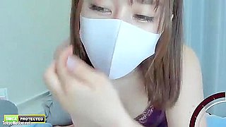 Erotic live chat with cute beautiful girl