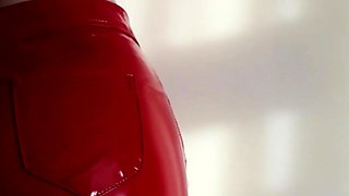 Big boobs milf masturbates with her dildo