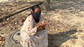 Ek admine ek garib ladki ko choda uska faida uthaya