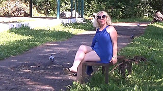 Sexy Lady No Panties - Flashing Pussy on Walk
