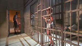 Island Fever Outdoor Pussy Spread and Sucking