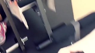 Deutsches Fitnessmodel wird von ihrem Kameramann gefickt