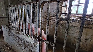 WorshipAriana - Pitchfork Pegging Farm Pig - A Day In The