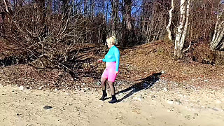 Sexy Outfit for Spring Walk.