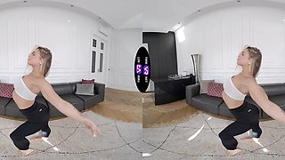 Blondie's supple body twists in VR pleasure