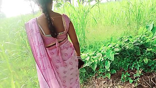 Desi Bhabhi Urineing in the Field Before Fucking