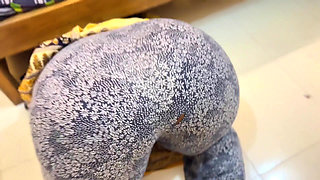 Marriage Al'ab Dhat Almuakhrat Alkabirat Walshawniat Ealiqat Taht Alsarir Walan Turid Mumarasat Aljins